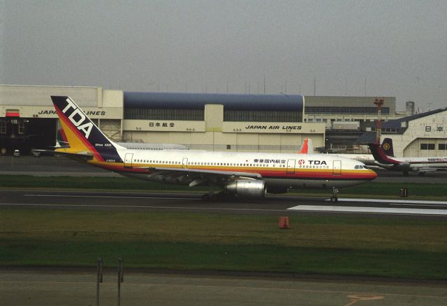 Airbus A300F4-600 (JA8263) - Departure at Tokyo-Haneda Intl Airport Rwy04 on 1987/10/10