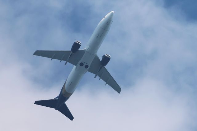 Boeing 737-700 (C-GGWF) - C-GGWF Boeing B-737 4K5 Nolinor Aviation. De Mont-Joly YYY. Vers Mirabel YMX. Altitude 2343 Mètres. Vitesse 465 KM/H. Survolant la ville de Lavaltrie QC. Le 10-06-2025 à 17:16.