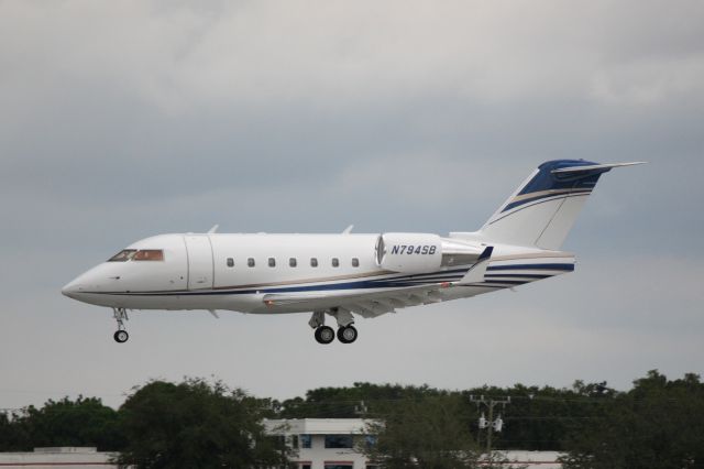 Canadair Challenger (N794SB) - Canadair Challenger (N794SB) arrives at Sarasota-Bradenton International Airport following a flight from Dallas-Love Field