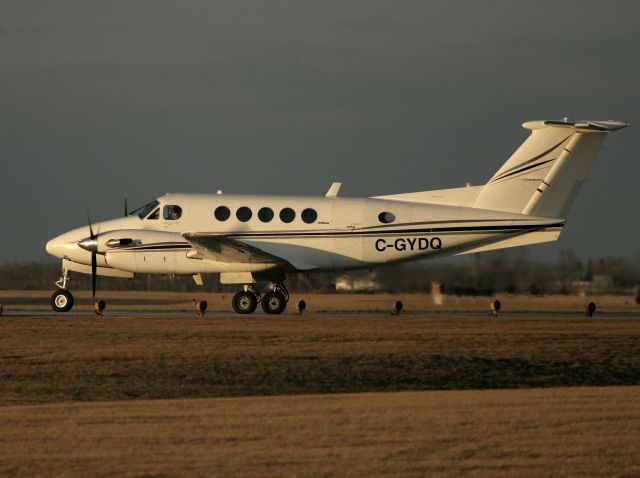 Beechcraft Super King Air 200 (C-GYDQ)
