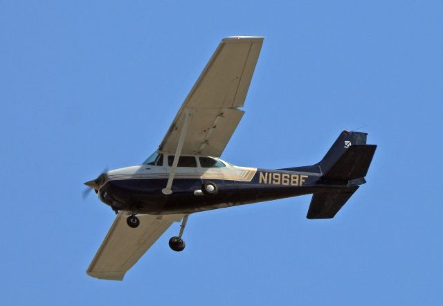 Cessna Skyhawk (N1968F)