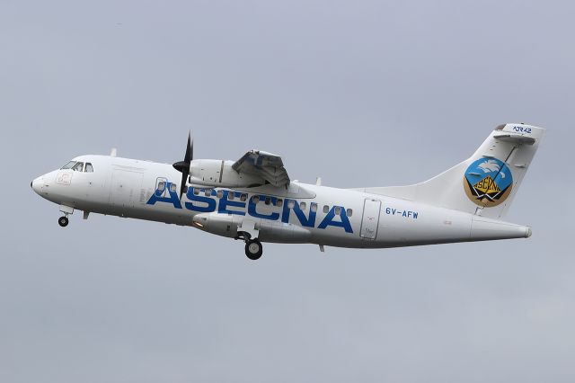 Aerospatiale ATR-42-300 (6V-AFW)