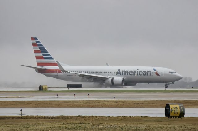 Boeing 737-800 (N969AN)