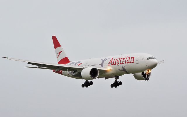Boeing 777-200 (OE-LPF) - austrian b777-2q8er oe-lpf 60-year-livery diverting to shannon while routing vienna to chicago 14/1/19.
