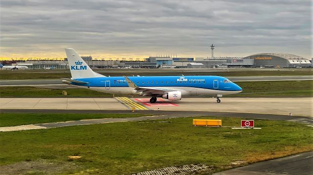 Embraer 175 (PH-EXJ) - Arriving from AMS as KL1767