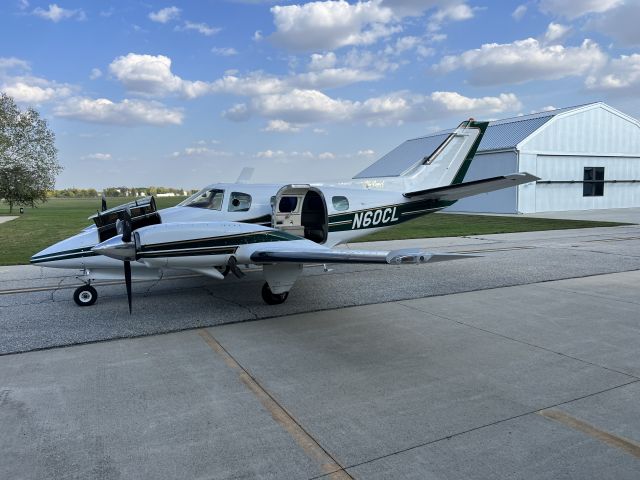 Beechcraft Duke (N60CL)