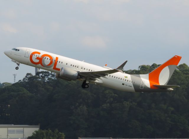 Boeing 737-800 (PR-XMD)