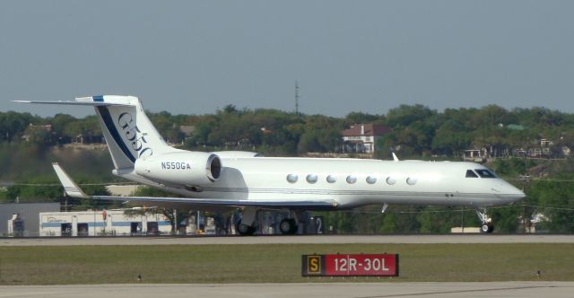 Gulfstream Aerospace Gulfstream V (N550GA) - April 4,09. Take-off roll, 12R San Antonio