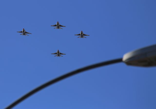 Lockheed F-16 Fighting Falcon — - USAF Thunderbirds at KFHU on 27 Jan 22.