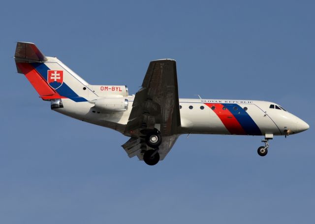 YAKOVLEV Yak-40 (OM-BYL)