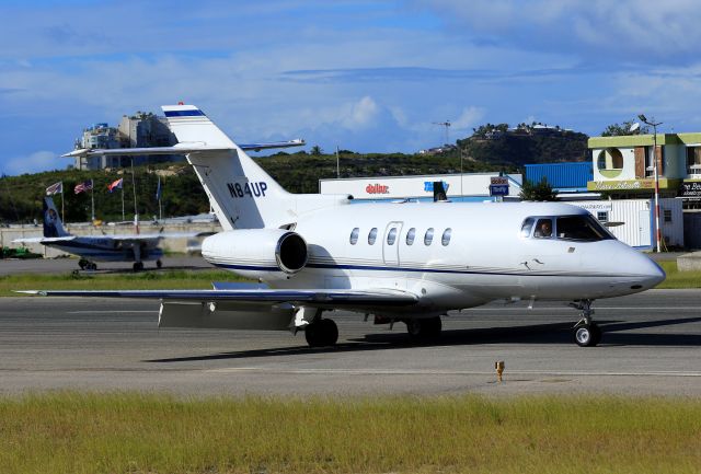 Hawker 800 (N84UP)