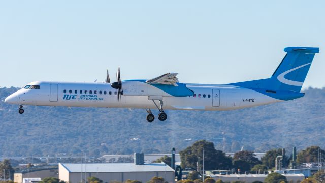 de Havilland Dash 8-400 (VH-IYK)