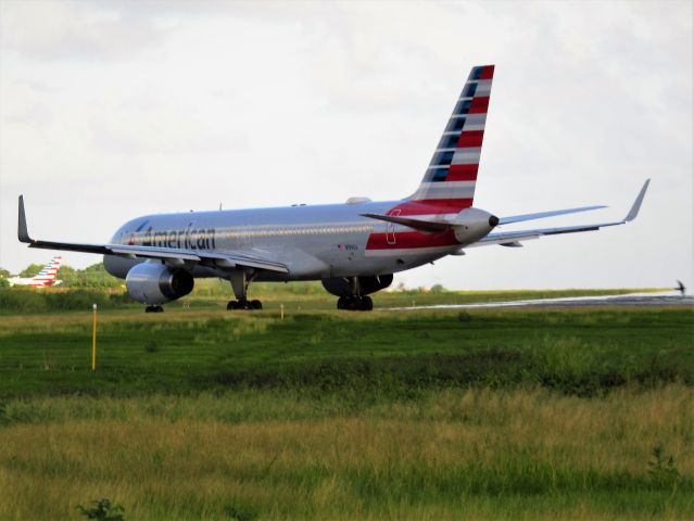 Boeing 757-200 (N194AA)