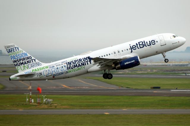 Airbus A320 (N598JB) - Bluemanity departing to Atlanta