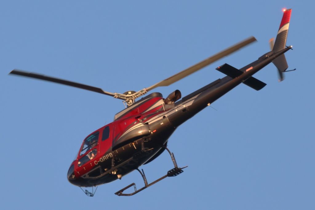 C-GRPB — - C-GRPB Aerospatial AS350 B3e Altitude 217 Mètres. Vitesse 176 KM/H. Survolant le fleuve St-Laurent QC. à Lavaltrie le 20-04-2025 à 19:09.
