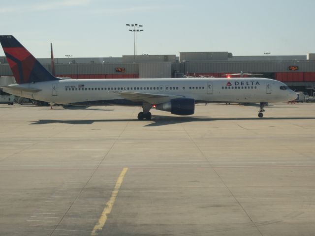 N678DL —