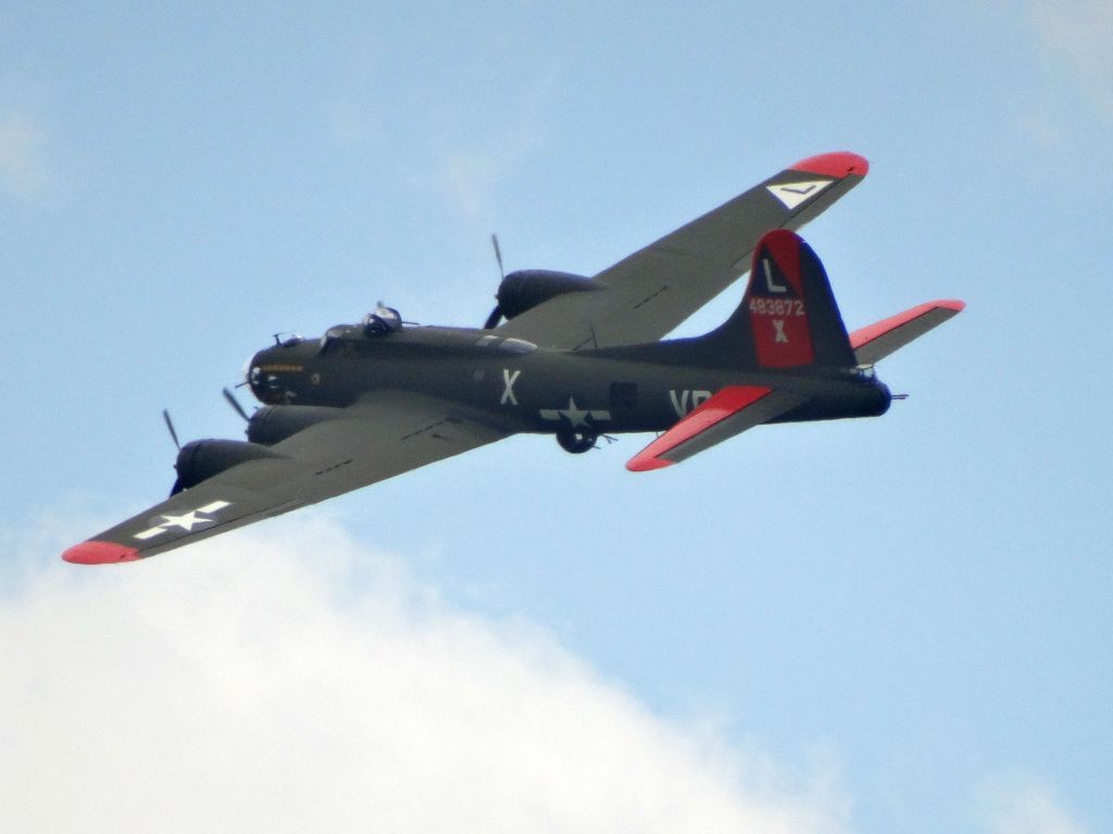 Boeing B-17 Flying Fortress (N7227C)