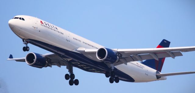 Airbus A330-300 (N830NW) - LHR-SEA   10-6-2023