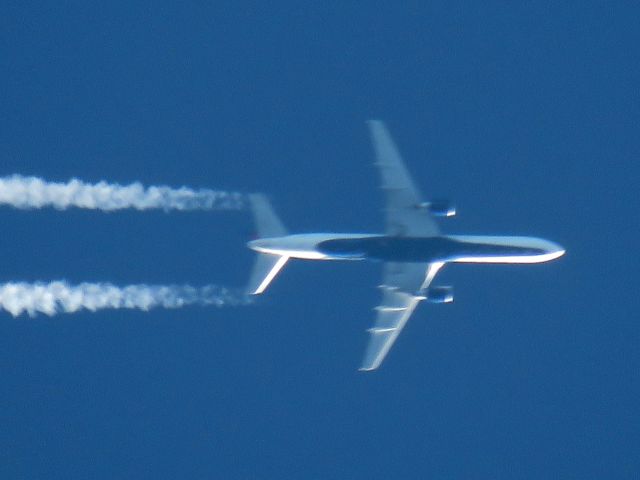 Boeing 757-200 (N698DL)