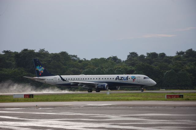 EMBRAER 195 (PR-AYH)