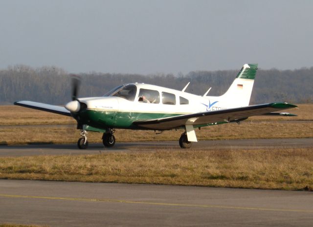 Piper Cherokee Arrow (D-EMRY)