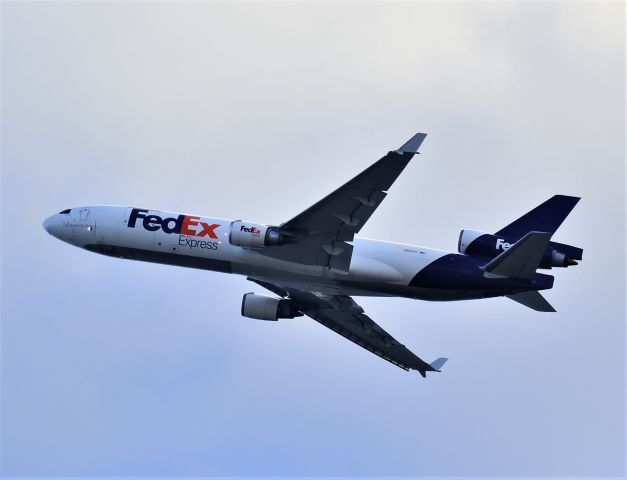 Boeing MD-11 (N585FE)