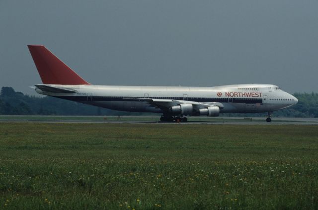 Boeing 747-200 (N607US) - Departure at Narita Intl Airport Rwy16 on 1992/06/02