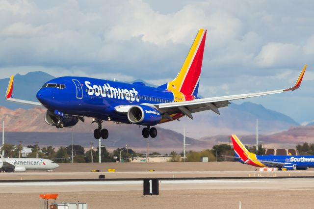 Boeing 737-700 (N796SW)