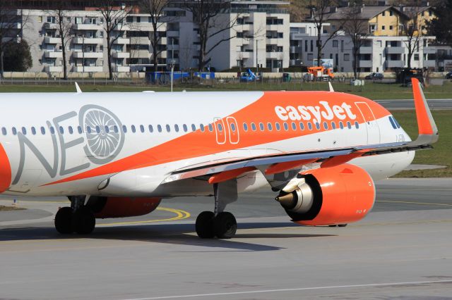 Airbus A320neo (G-UZHD)