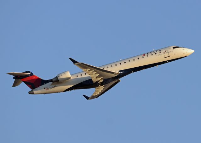 Canadair Regional Jet CRJ-700 (N611SK)