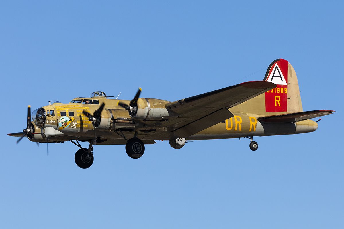 Boeing B-17 Flying Fortress (N93012)