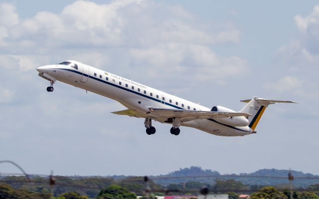 Embraer ERJ-145 (FAB2526)