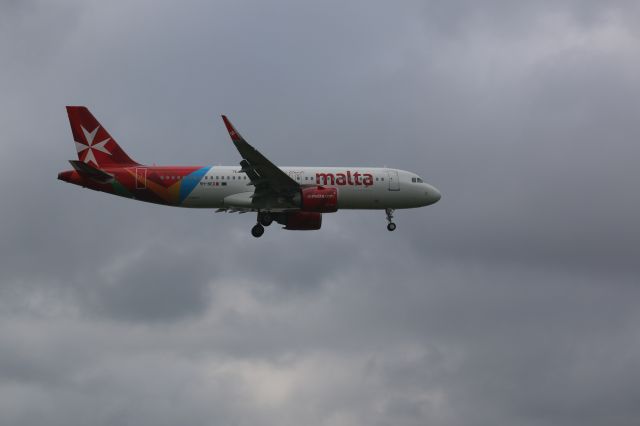 Airbus A320 (9H-NEO) - Saturday 15th April, 10:15AM, Approach 27R