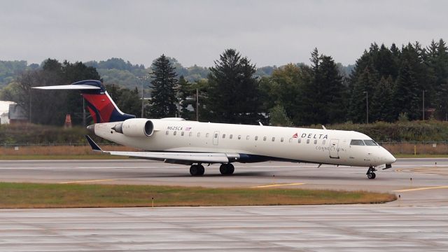 Canadair Regional Jet CRJ-700 (N625CA)