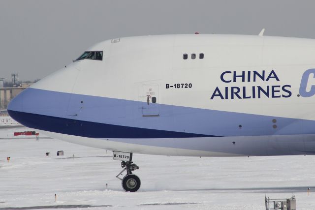 Boeing 747-400 (B-18720)