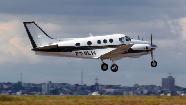 Beechcraft King Air 90 (PT-OLW)