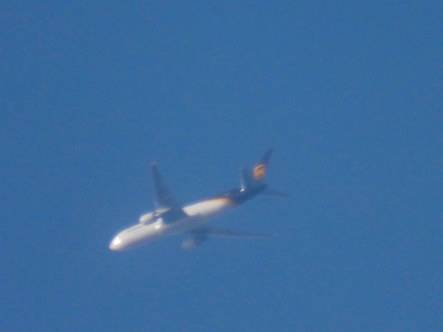 BOEING 767-300 (N373UP)