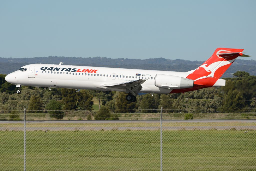 Boeing 717-200 (VH-YQS) - About to put down on runway 05. Wednesday, 21st May 2014.