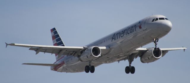 Airbus A321 (N916US)