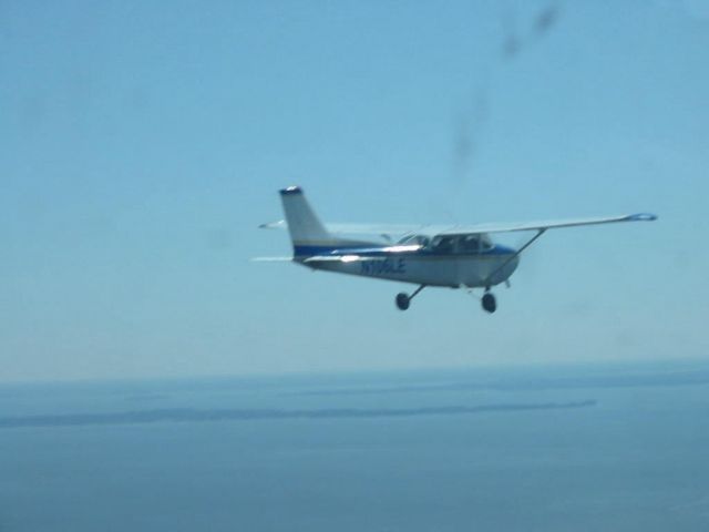 Cessna Skyhawk (N106LE)