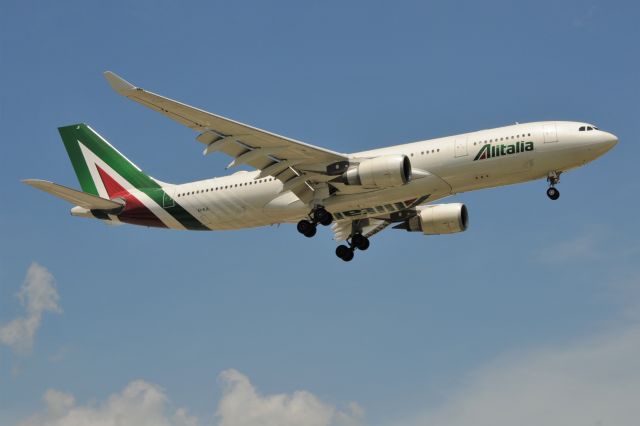 Airbus A330-200 (EI-EJI)