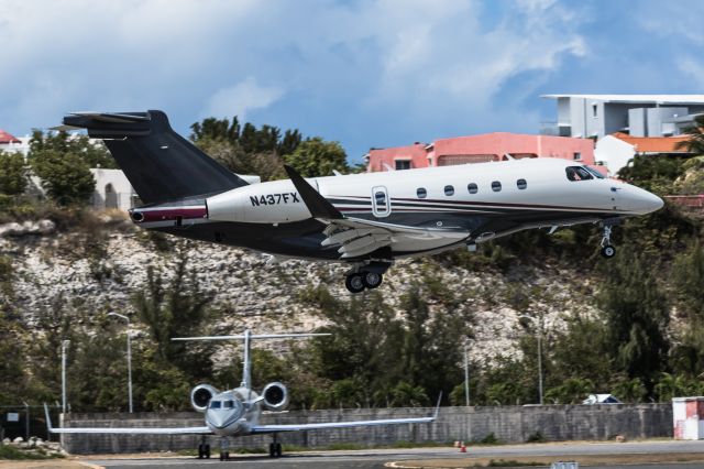 Embraer Legacy 450 (N437FX)