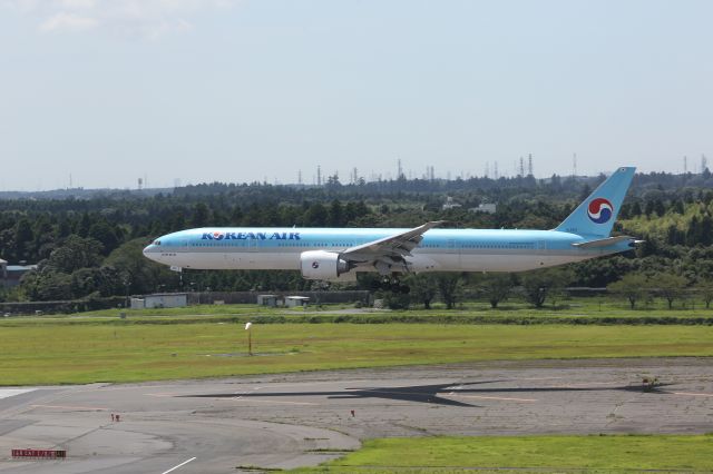 BOEING 777-300ER (HL8210)