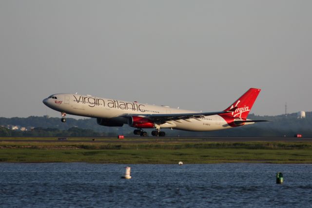 Airbus A330-300 (G-VNYC)