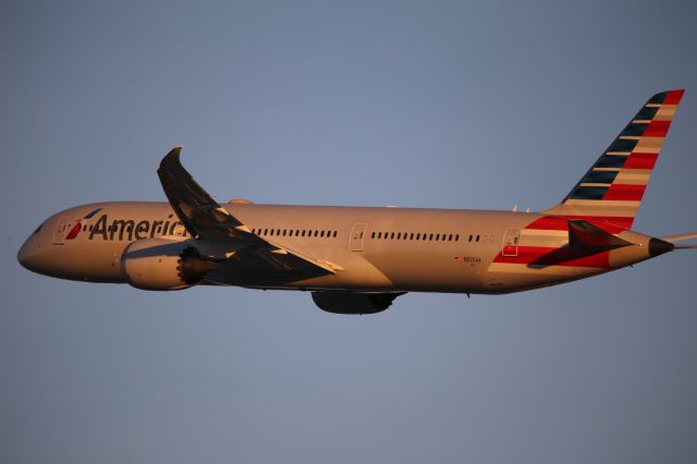 Boeing 787-9 Dreamliner (N825AA)