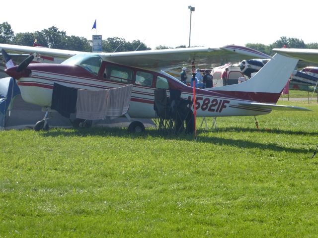 Cessna 206 Stationair (N5821F)