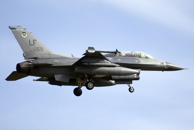 Lockheed F-16 Fighting Falcon (N88159)