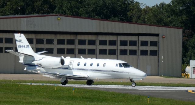 Cessna Citation Excel/XLS (N844JS) - Ready for departure is this 2003 Cessna Citation 560XLS in the Summer of 2021.
