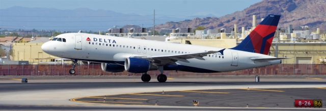 Airbus A320 (N327NW) - Phoenix Sky Harbor International Airport 26AUG19 110 degrees