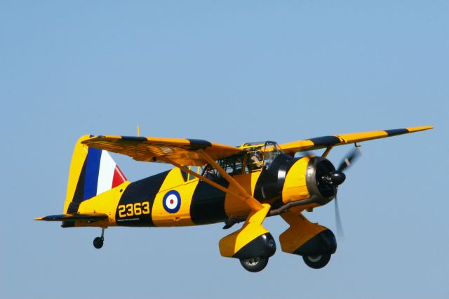 WESTLAND Lysander (C-GCWL) - Landing in Brantford Ontario.